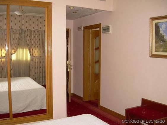 Hotel Princess Ourense Rum bild